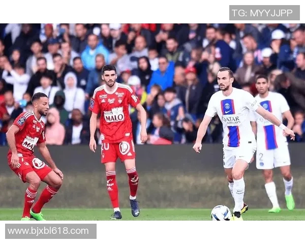 埃因霍温与巴萨精彩对决录播回顾分析与精彩瞬间分享