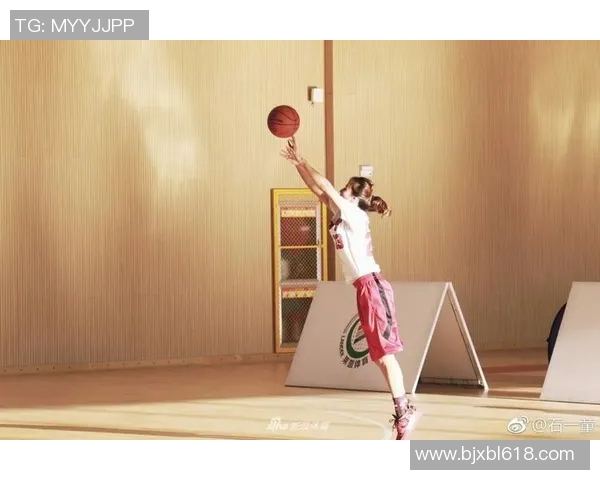 明星女神们的篮球风采展现运动魅力与时尚气息的完美结合